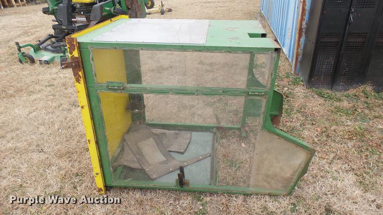 image for item DX9853 Lawn mower cab