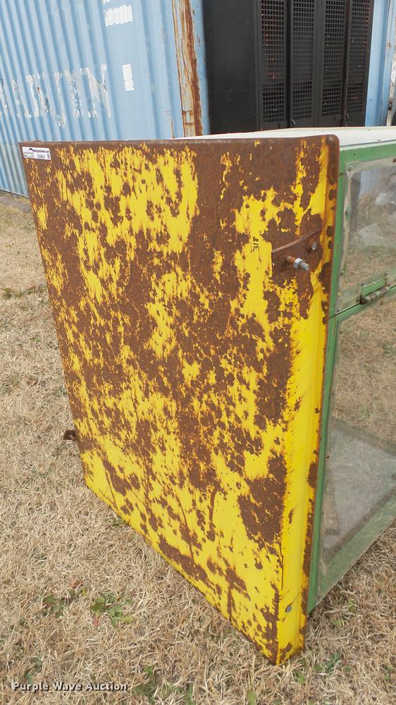 image for item DX9853 Lawn mower cab