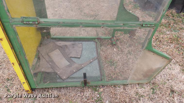image for item DX9853 Lawn mower cab