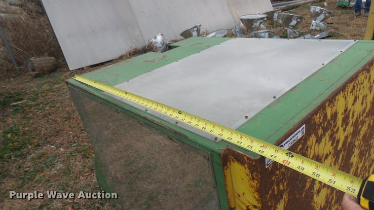 image for item DX9853 Lawn mower cab