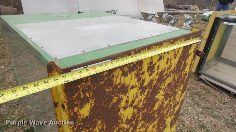 image for item DX9853 Lawn mower cab