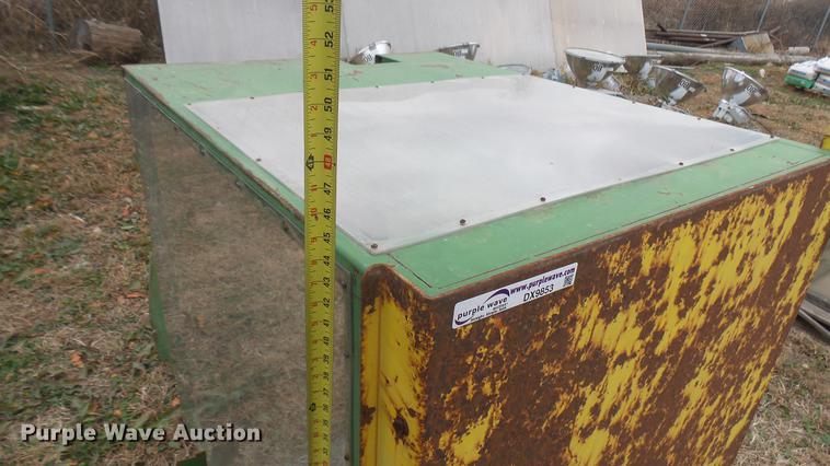 image for item DX9853 Lawn mower cab