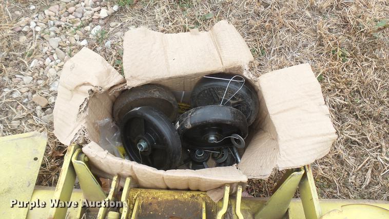 image for item DX9855 John Deere mower deck