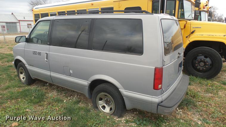 image for item DX9859 2000 Chevrolet Astro van
