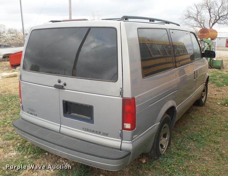 image for item DX9859 2000 Chevrolet Astro van