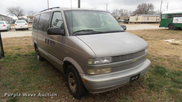 image for item DX9859 2000 Chevrolet Astro van