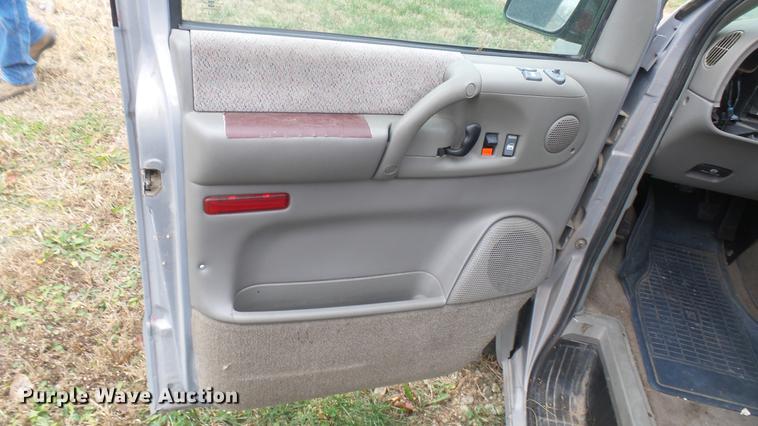 image for item DX9859 2000 Chevrolet Astro van