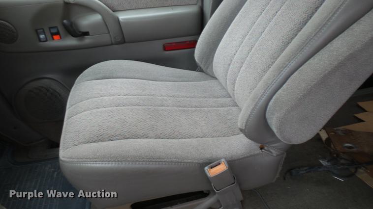 image for item DX9859 2000 Chevrolet Astro van