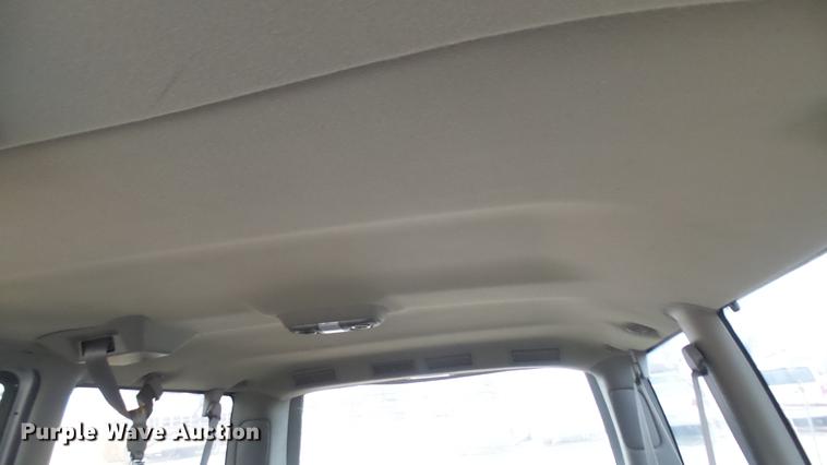 image for item DX9859 2000 Chevrolet Astro van