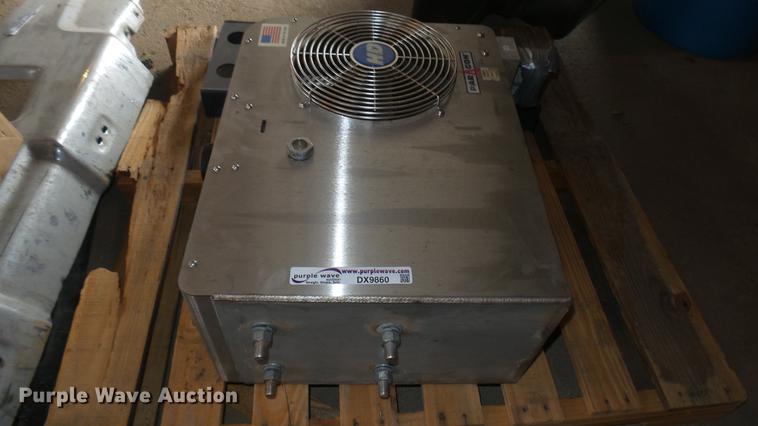 image for item DX9860 Pargaon Hydraflo stainless steel hydraulic fluid tank