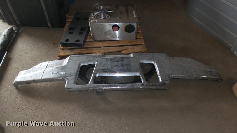 image for item DX9862 Stainless steel bumper