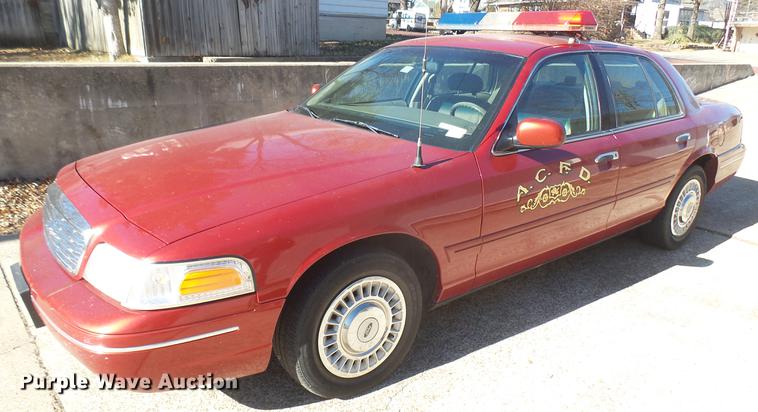 image for item DX9949 2000 Ford Crown Victoria Police Interceptor