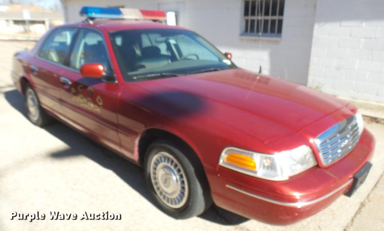 image for item DX9949 2000 Ford Crown Victoria Police Interceptor