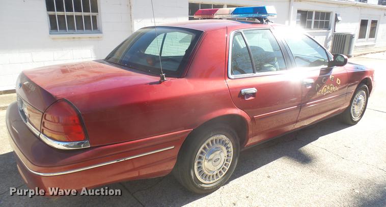 image for item DX9949 2000 Ford Crown Victoria Police Interceptor