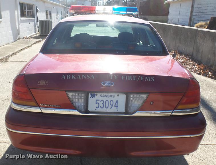 image for item DX9949 2000 Ford Crown Victoria Police Interceptor