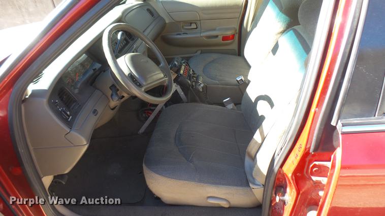 image for item DX9949 2000 Ford Crown Victoria Police Interceptor