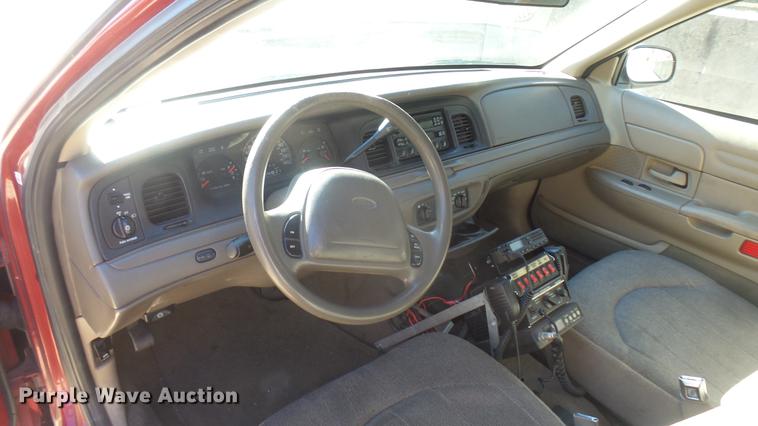 image for item DX9949 2000 Ford Crown Victoria Police Interceptor
