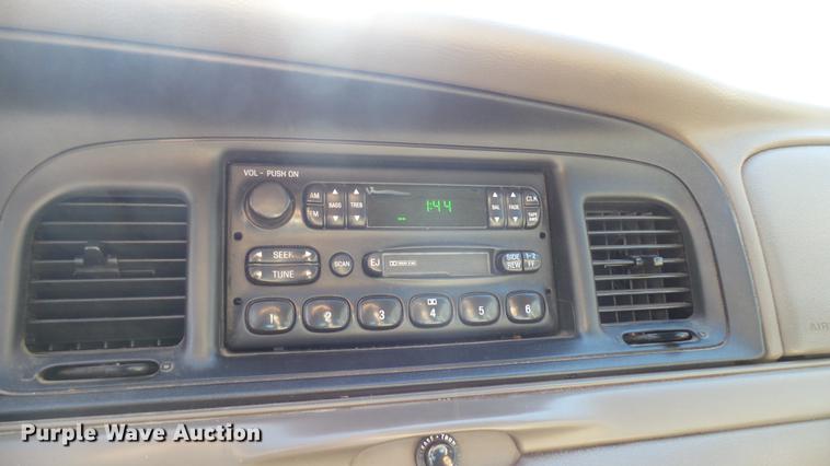 image for item DX9949 2000 Ford Crown Victoria Police Interceptor