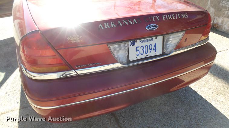 image for item DX9949 2000 Ford Crown Victoria Police Interceptor