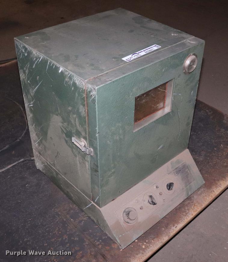 image for item EC9271 Emco 654 rotational molder