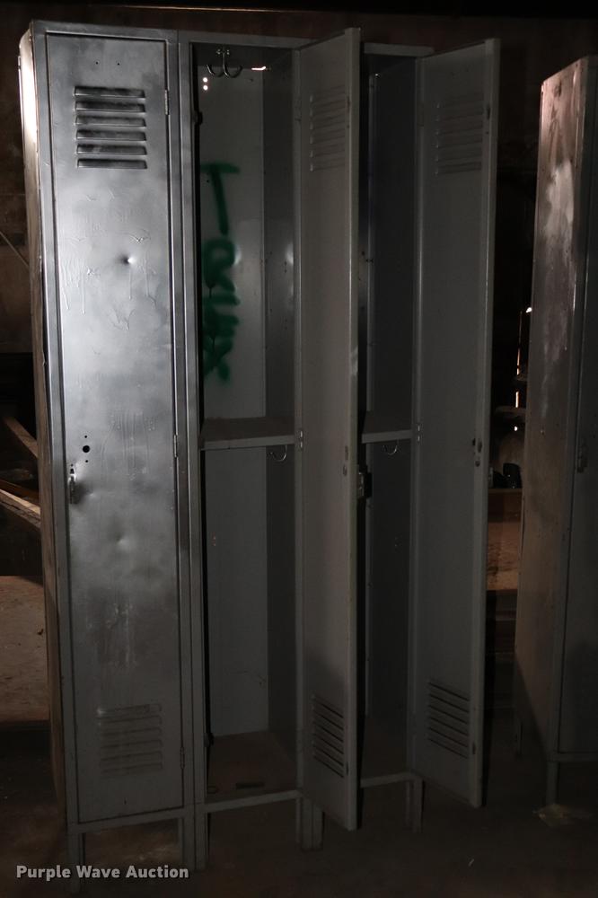 image for item EC9273 (3) sets of lockers