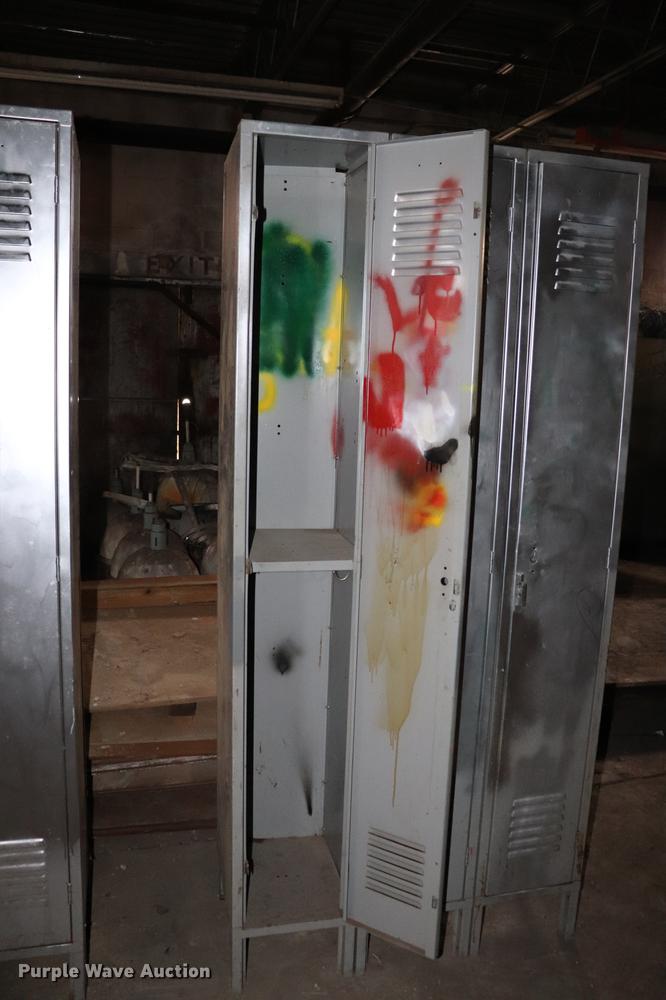 image for item EC9273 (3) sets of lockers