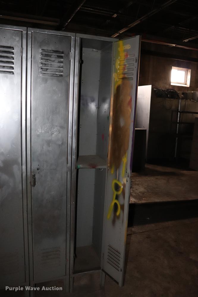 image for item EC9273 (3) sets of lockers
