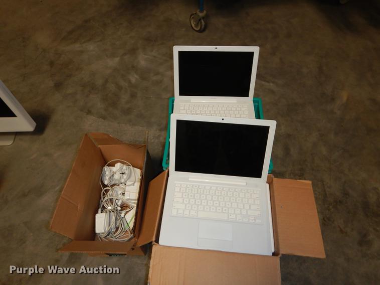 image for item EC9853 (18) Macbook A1181 laptops