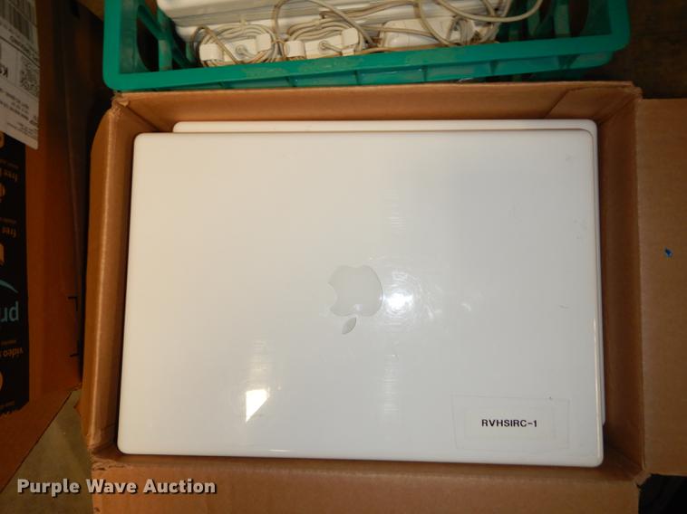 image for item EC9853 (18) Macbook A1181 laptops