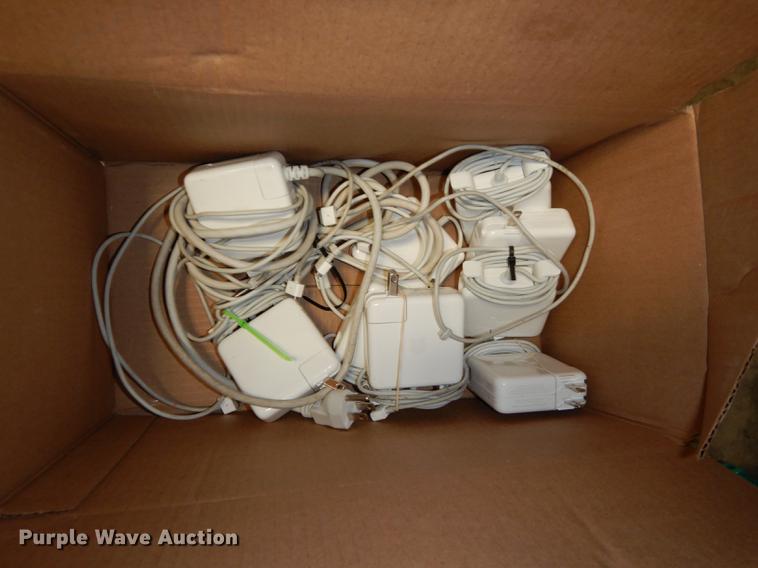 image for item EC9853 (18) Macbook A1181 laptops