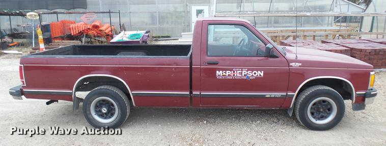 image for item ED9107 1991 Chevrolet S10 pickup truck