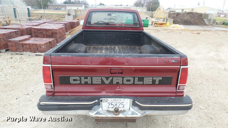 image for item ED9107 1991 Chevrolet S10 pickup truck