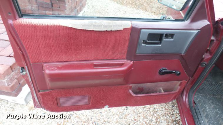 image for item ED9107 1991 Chevrolet S10 pickup truck