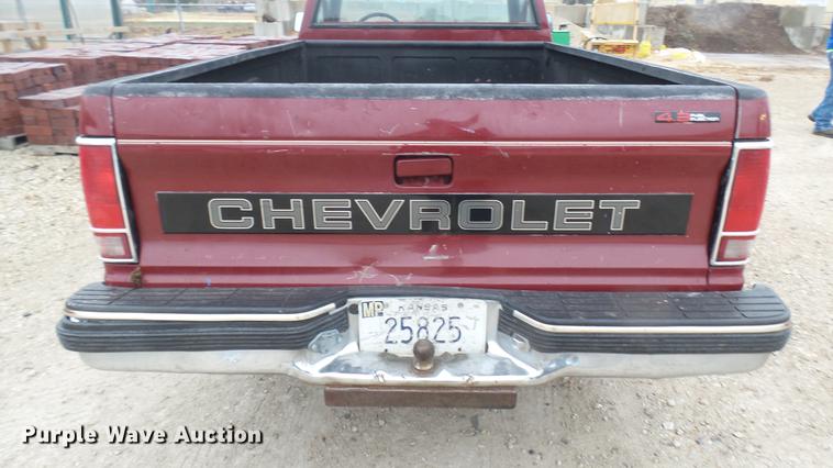 image for item ED9107 1991 Chevrolet S10 pickup truck