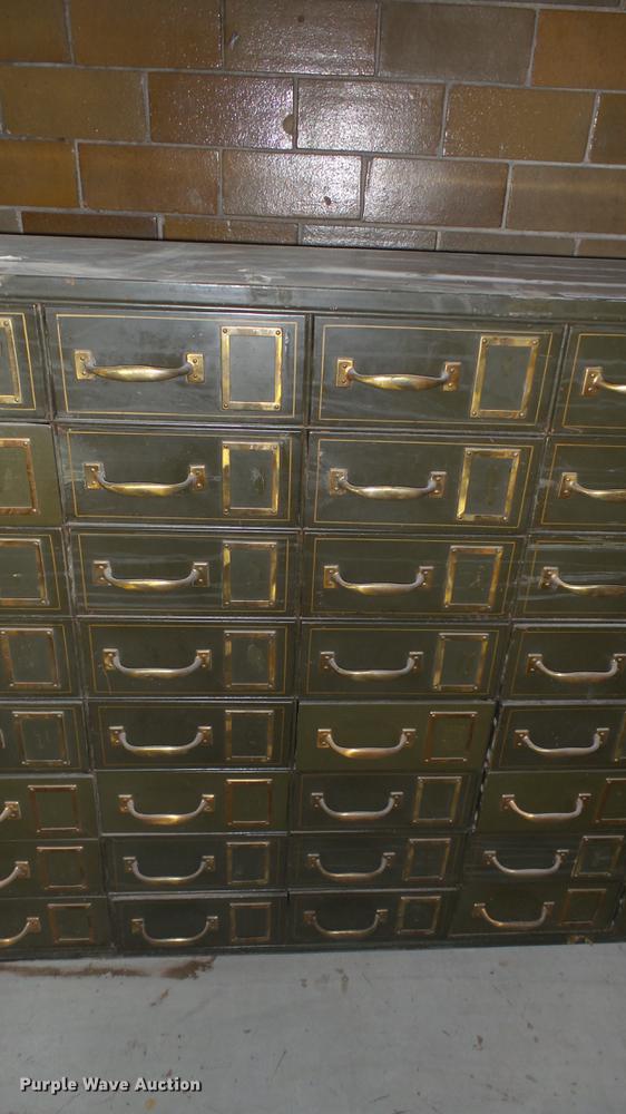 image for item ED9113 Metal filing cabinet