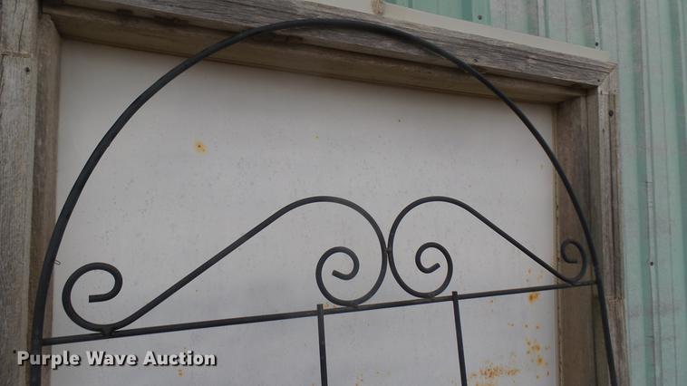 image for item ED9135 Approximately 35 metal landscape stakes