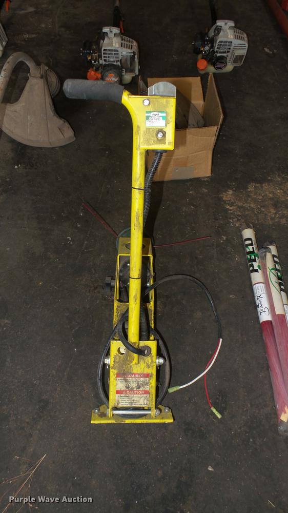 image for item ED9136 Lawn and garden equipment