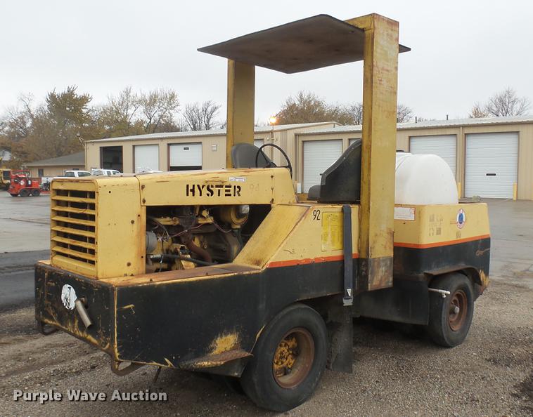 image for item ED9143 Hyster pneumatic roller