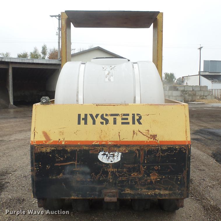 image for item ED9143 Hyster pneumatic roller