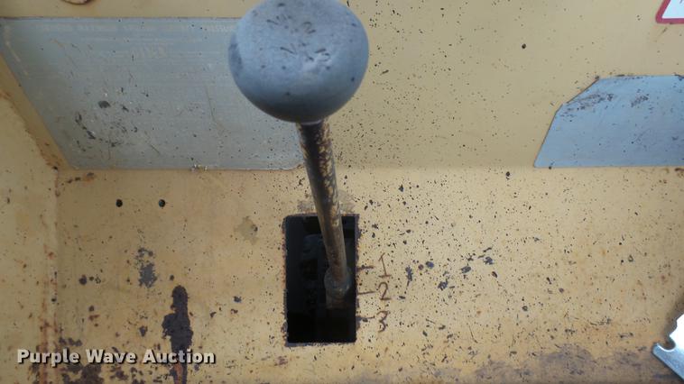 image for item ED9143 Hyster pneumatic roller