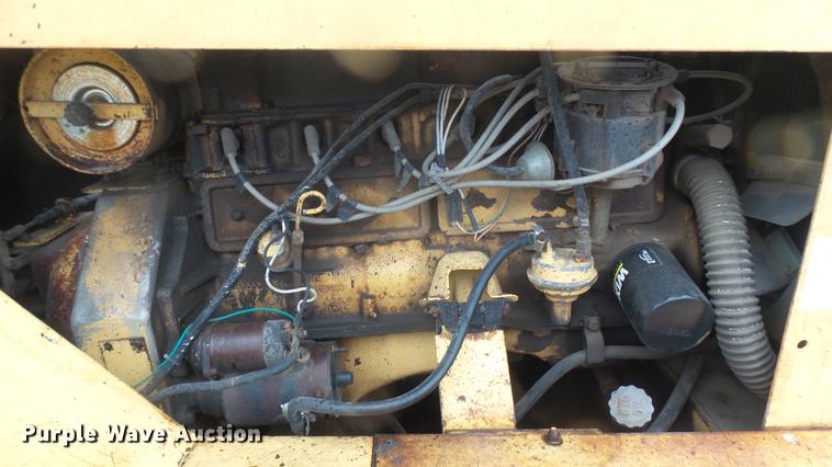 image for item ED9143 Hyster pneumatic roller