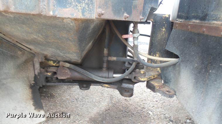 image for item ED9143 Hyster pneumatic roller