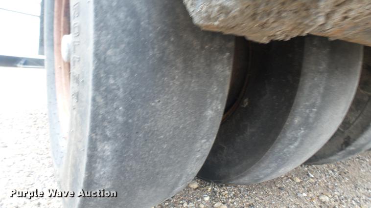 image for item ED9143 Hyster pneumatic roller