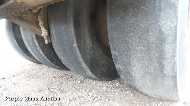 image for item ED9143 Hyster pneumatic roller