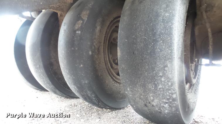 image for item ED9143 Hyster pneumatic roller