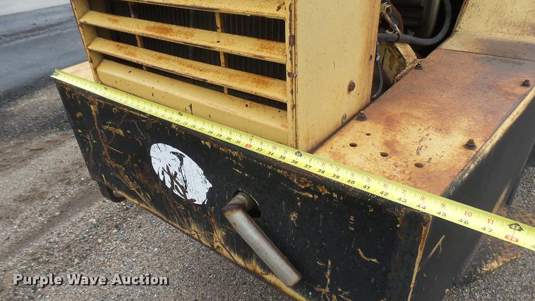 image for item ED9143 Hyster pneumatic roller