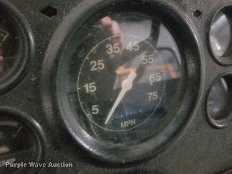 image for item EE9263 1996 Ford LNT8000 vacuum truck