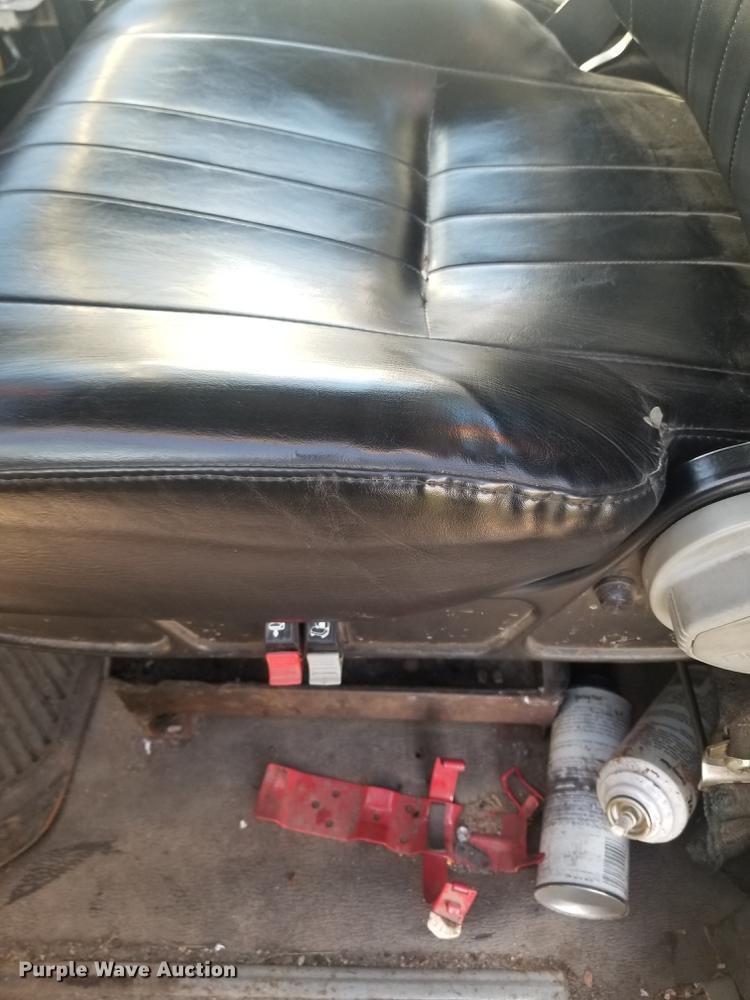 image for item EE9263 1996 Ford LNT8000 vacuum truck