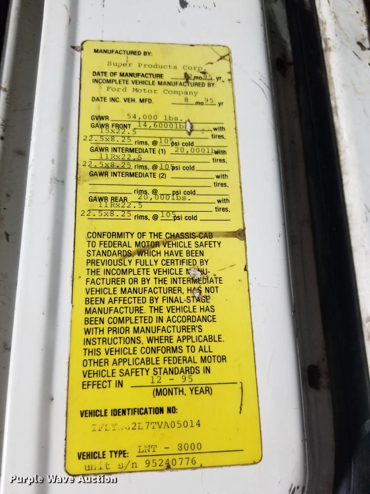 image for item EE9263 1996 Ford LNT8000 vacuum truck