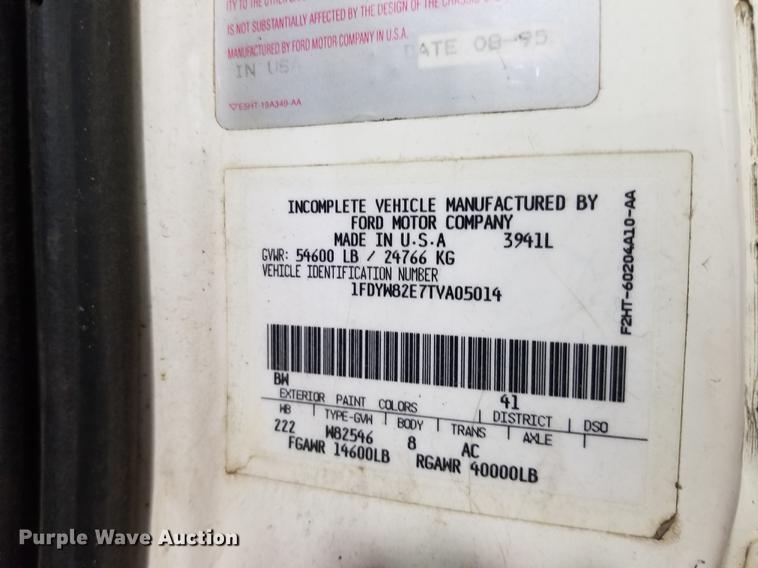 image for item EE9263 1996 Ford LNT8000 vacuum truck